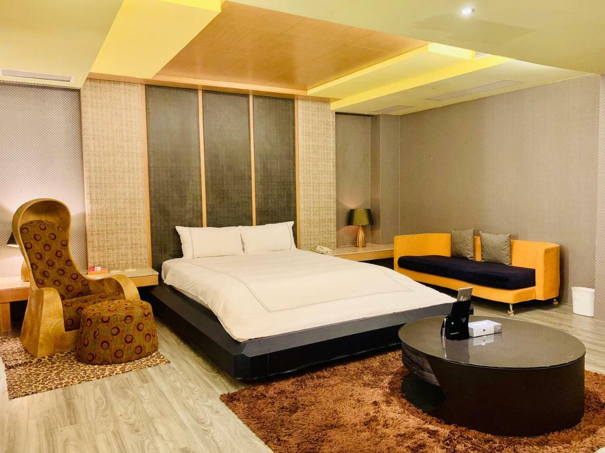 Her Home Spa Motel Chiayi Dış mekan fotoğraf